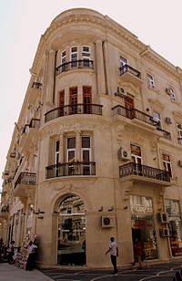 Building at Nizami Street, Baku, 2010.jpg