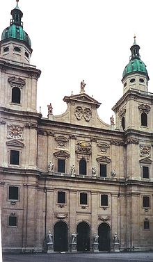 Salzburg Dom facade 2.JPG