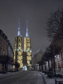 Katedra p.w. sw. Jana Chrzciciela, wieczorem.jpg