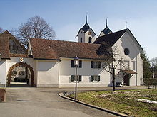 Schloss Bottstein Tor 1.JPG