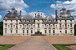 Cheverny-Chateau-VueFrontale.jpg