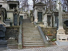 Pere Lachaise stairway.jpg