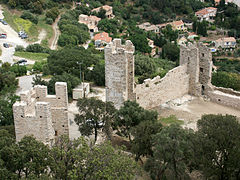 Hyeres premiere enceinte courtine nord.JPG