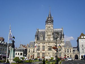 Hotel de ville de Compiegne.jpg