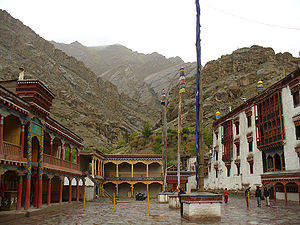 Hemis Gompa, India 2006.jpg