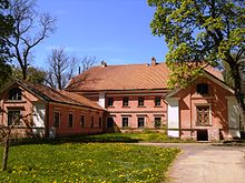 Dizstende manor house.jpg