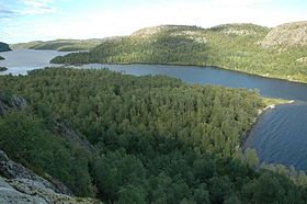 Вид на водопад Харефоссен(озеро Клистерватн в нижней части снимка)