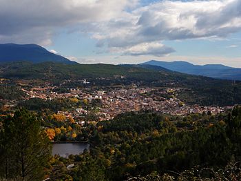 Панорама города со стены замка